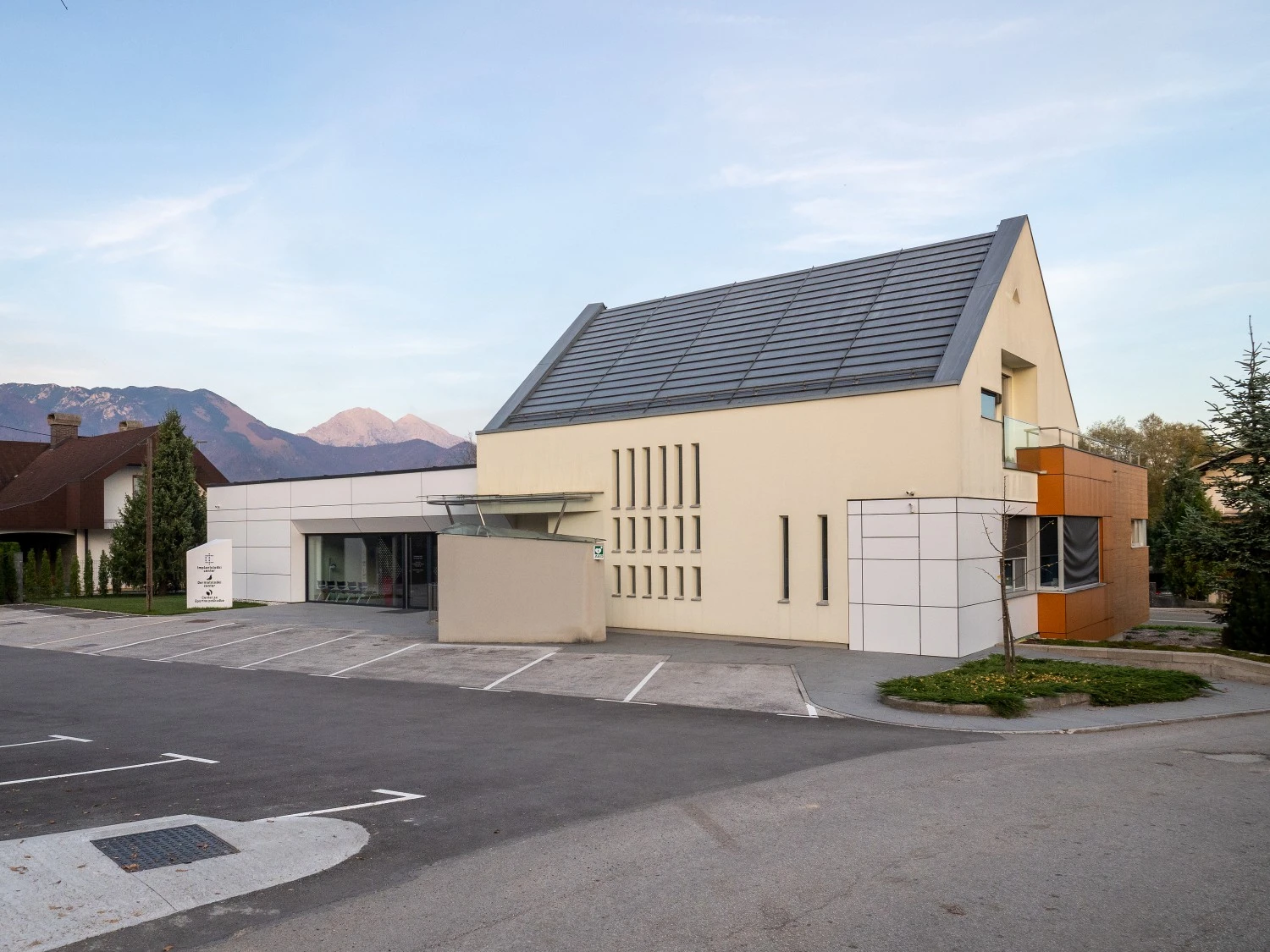 Implantološki center